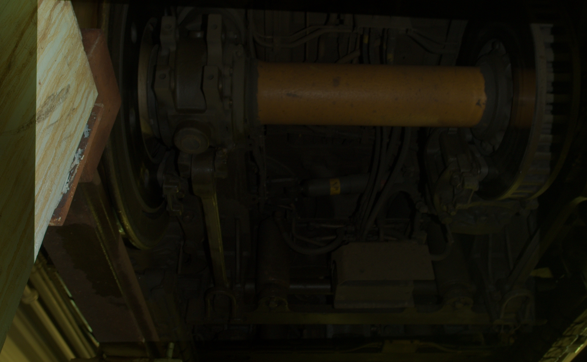 Underneath - TZ9009 - 4L 0812 - 3